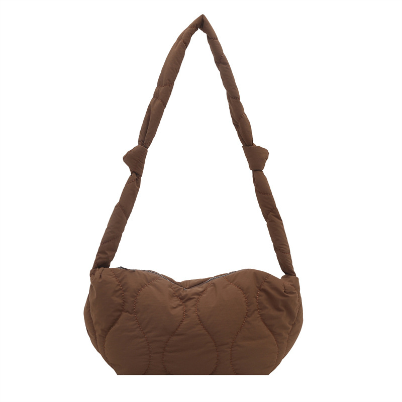 Moda de algodón de gran capacidad 2023 nuevo plegado nube bordado línea simple ocio bolsas de brazo para mujeres