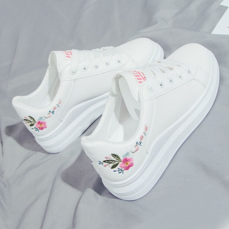 Zapatos de corrida de red de mujer primavera y otoño de mujer 2023 nuevo estilo universal estudiantes coreanos zapatos de skate de mujer zapatos blancos transpirables