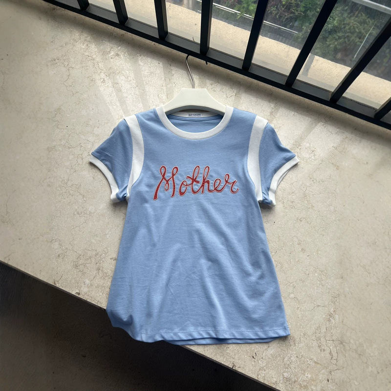 26 Spring/Summer Mo* American Retro Red and Blue Color-Blocking Hand-Painted Letter Print Patchwork Embroidered Cotton Short-Sleeve Crew Neck T-Shirt 26 Spring/Summer Mo* American Retro Red and Blue Color-Blocking Hand-Painted Letter Print Patchwork Embroidered Cotton Short-Sleeve Crew Neck T-Shirt