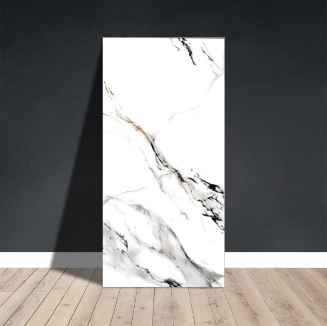 Fábrica de suministro directo de imitación de mármol azulejos de pared autoadhesivo a prueba de agua a prueba de humedad pegatinas de pared suministro transfronterizo placa de plástico de aluminio