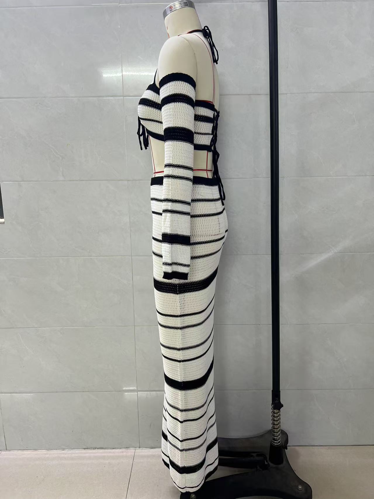 Conjunto de verano para mujer falda y top halter de rayas_voghion.com