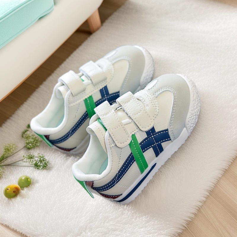 Zapatos deportivos para niños zapatos blancos para niños y niñas zapatos de skate Gump Velcro zapatos de cuero para bebés pequeños un cabello