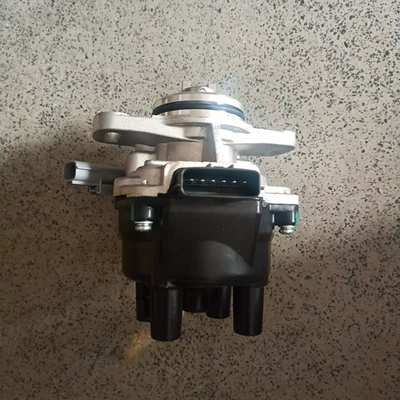 Ignition Distributor 221000m300 22100-0m300 Suitable for Nissan