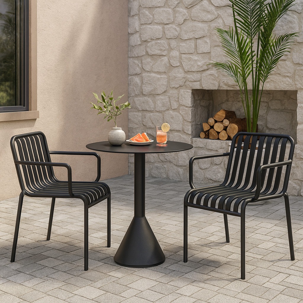 Modern minimalist wrought iron outdoor furniture set, suitable for cafes, bubble tea shops, and outdoor balconies or courtyards, offering a comfortable seating arrangement
