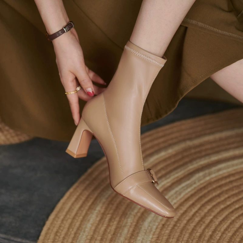 Короткие сапоги телесного цвета с острым корнем, женские весенне-осенние одиночные сапоги, облегающие элегантные подходящие ко всему тонкие сапоги, белая зимняя женская обувь