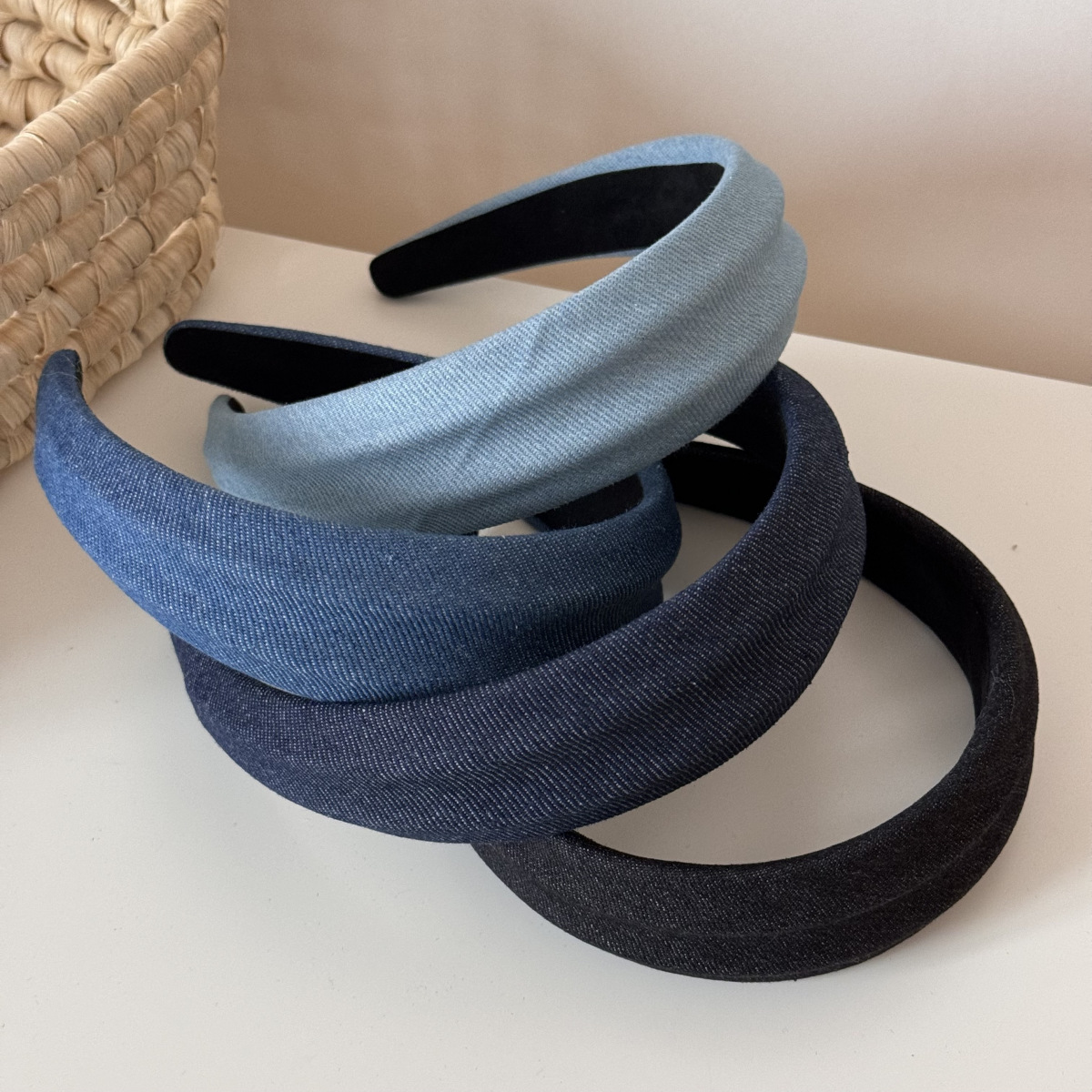 Diadema de moda cóncavo-convexo de mezclilla de tela Cabeza de presión de borde ancho Cabeza de cabeza alta Temperamento Horquilla de presión Accesorios para el cabello de todos los partidos diarios image 4