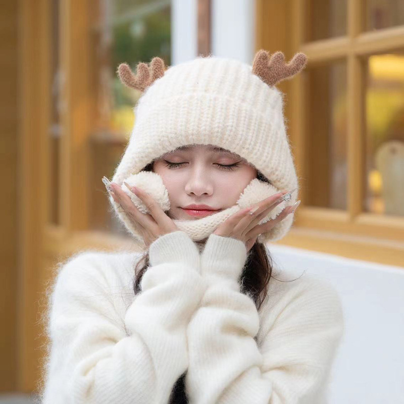 Sombrero de punto de cuerno de ciervo de Navidad, sombrero de lana caliente para mujeres otoño y invierno, gorra de orejas rojas encantadora y veludo para mostrar la cara pequeña