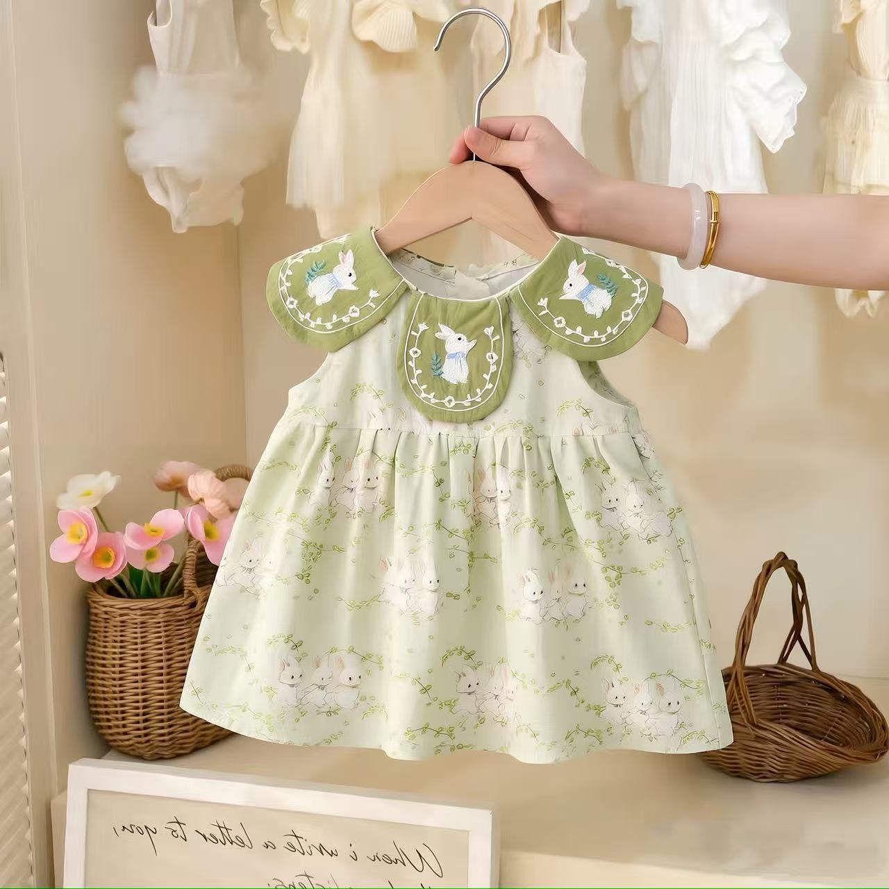 New summer style Korean-style girls' dress with rabbit embroidery, floral collar, princess dress, pure cotton children's dress.