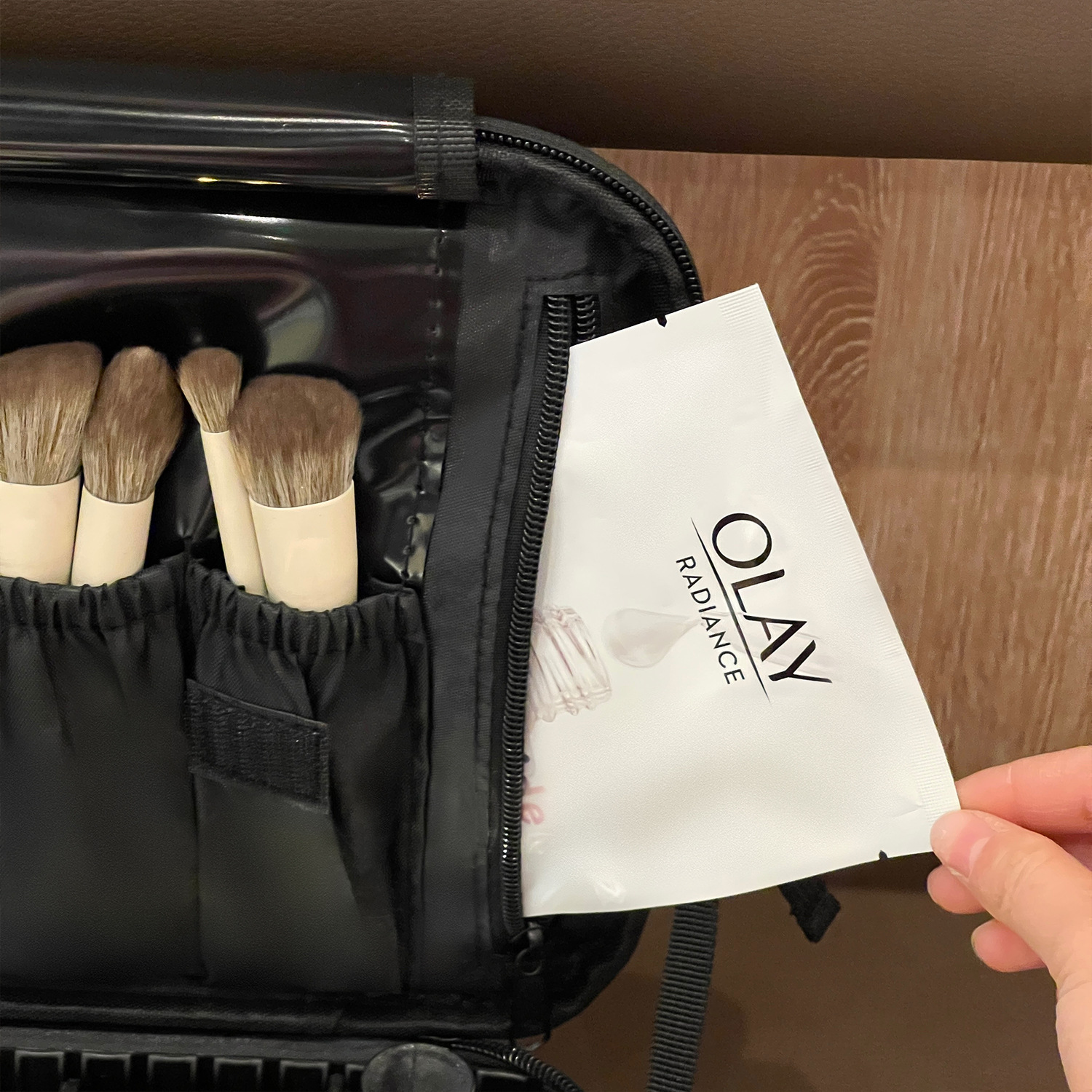 Bolsa de cosméticos de viaje 2025 nuevo modelo de alta calidad de gran capacidad espejo cosmético portátil caja de almacenamiento bolsa de almacenamiento