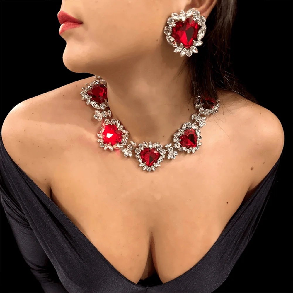 Personalidad exagerada amor conjunto de joyería de alta sensación de cadena de clavícula de diamante temperamento pernos accesorios conjunto de joyería