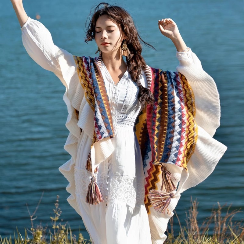 西藏旅游穿搭民族风披肩外搭女川西云南内蒙古草原斗篷披风外套潮|undefined