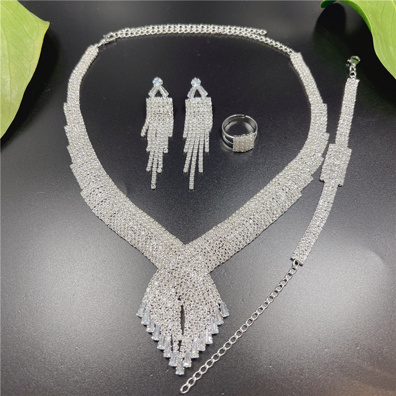 Luxury Rhinestone Necklace And Round Earrings Set For Bride_voghion.com