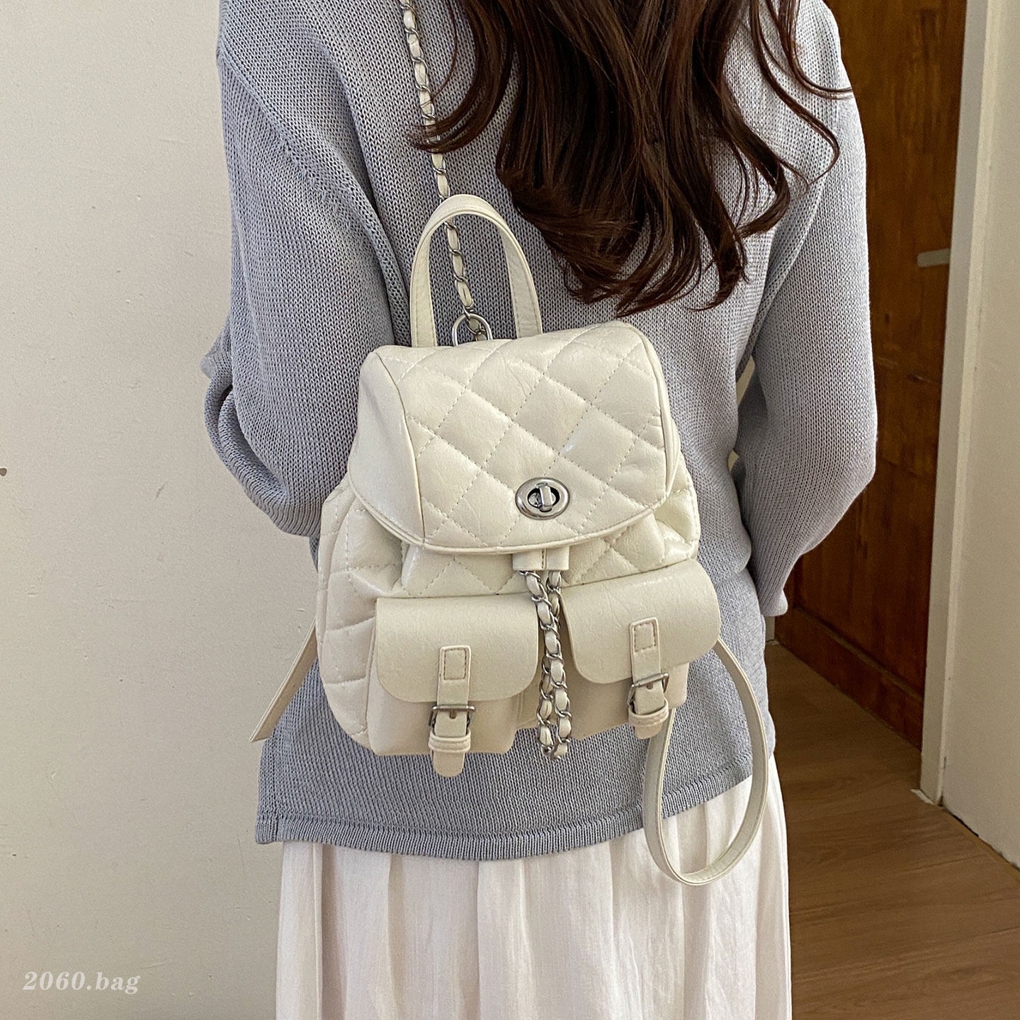 Mochila de viaje Lingerie de mujer cadena bolso de moda academia 2026 viento versátil hombro único clase de verano nuevo ocio