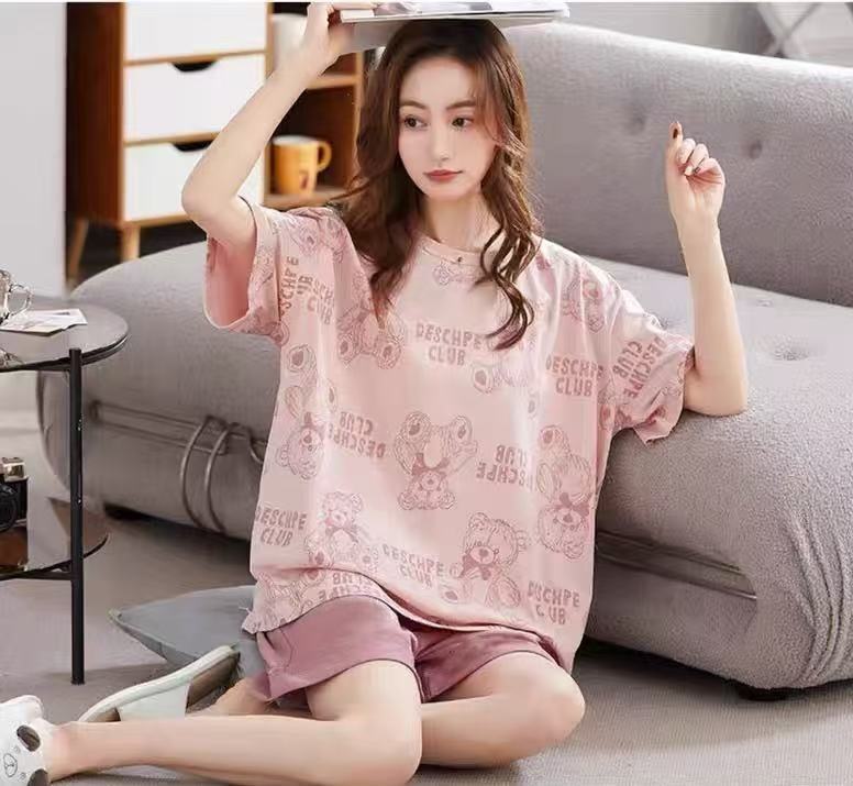 Pijama de mujer de verano de manga corta pantalones cortos delgados en 2025 nuevo conjunto de ropa de casa de dibujos animados de verano para mujeres se puede usar fuera