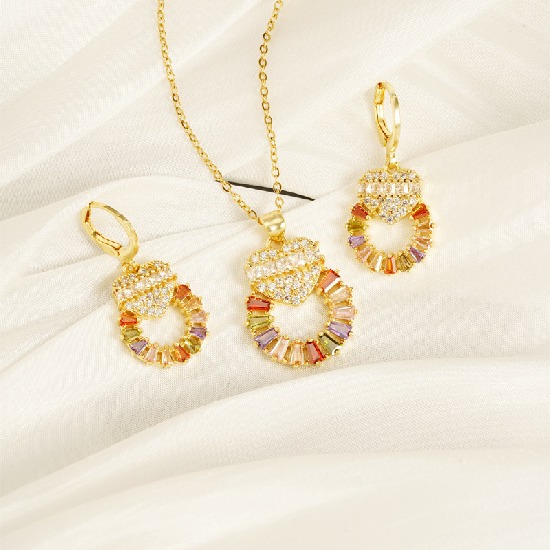 Nuevo collar de oro de arena transfronterizo, estilo de lujo ligero, pendientes de anillo en forma de corazón de diamantes, temperamento femenino, joyería al por mayor