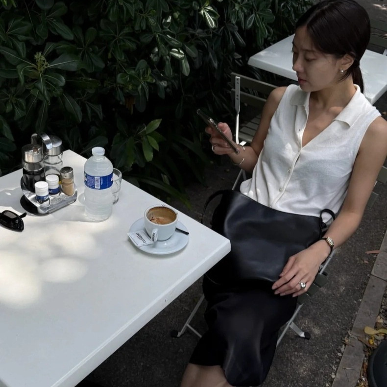 No Returns or Exchanges 2025 Summer New Korean Dongdaemun Not*Ing Written Lapel Button Knit Vest Top