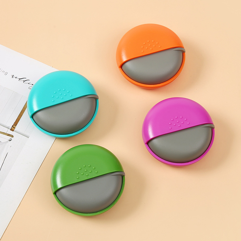 彩色随身圆形旋转药盒旅行家居便携式小药盒耳机绕线盒可爱收纳盒