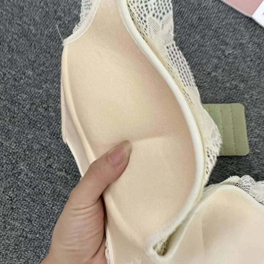Nuevo sujetador de alta calidad de moda de encaje jacquard transpirable y cómodo ajustable anti-caída reunido tres filas de ropa interior de botón
