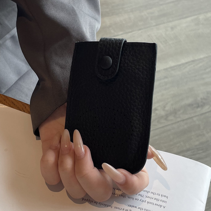 本革の小さいカードの包みの女性は精巧で小さくて超薄でシンプルです。