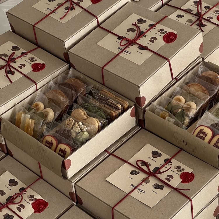 2026 New Year Packaging Box Cookies Pineapple Cake Snowflake Toffee Candy Pastry Macaron Packaging Box