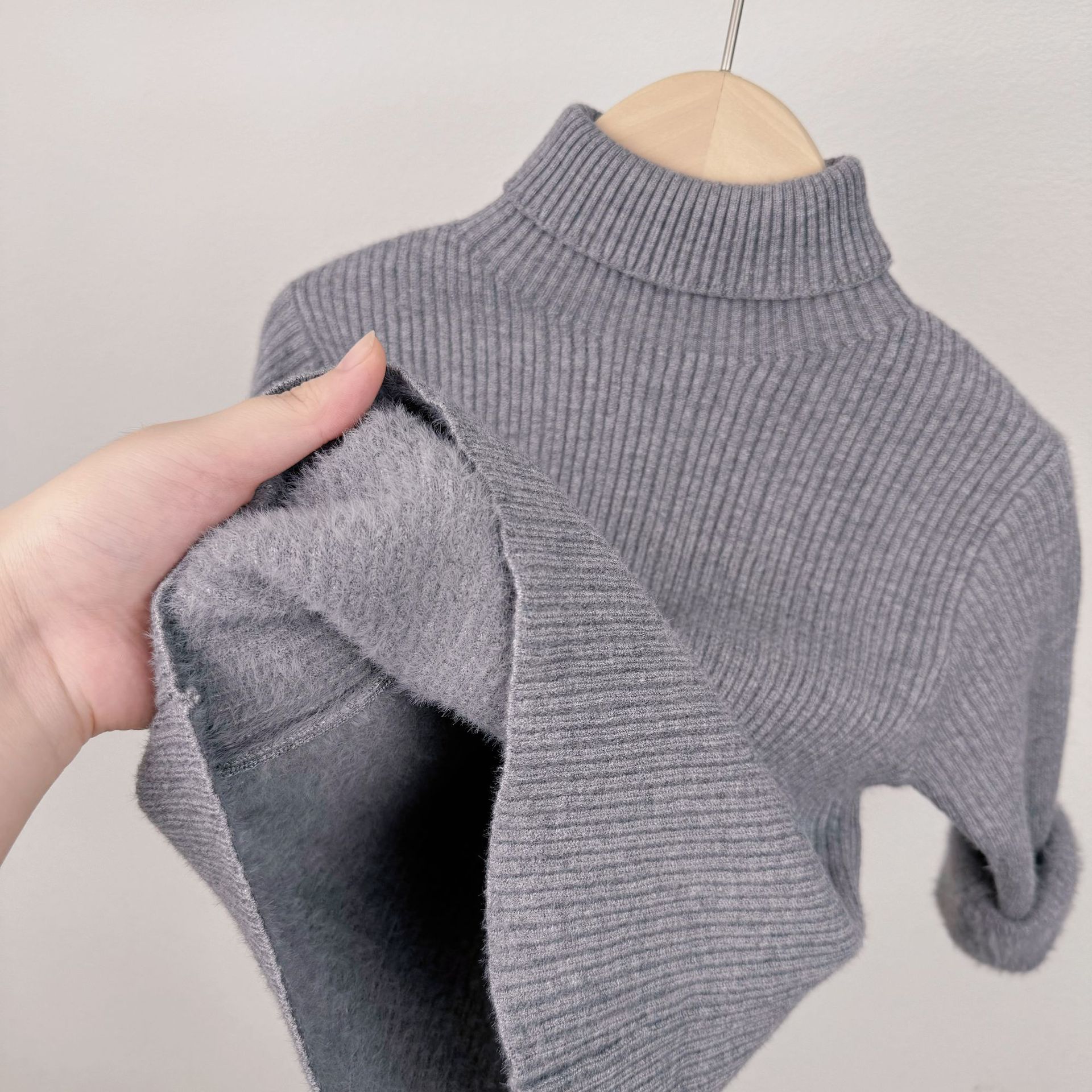 Suéter de invierno y otoño universal para niños engrosado en una camiseta de lana caliente para bebés de punto de fondo elástico de cuello alto para hombres y mujeres