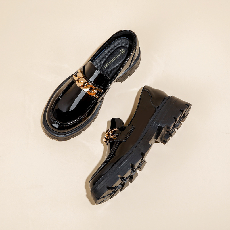 Mocasines de fondo suave para mujeres 2024 primavera y otoño nuevo cuero genuino deslizamiento-en fondo grueso hebilla de metal retro estilo británico zapatos de cuero