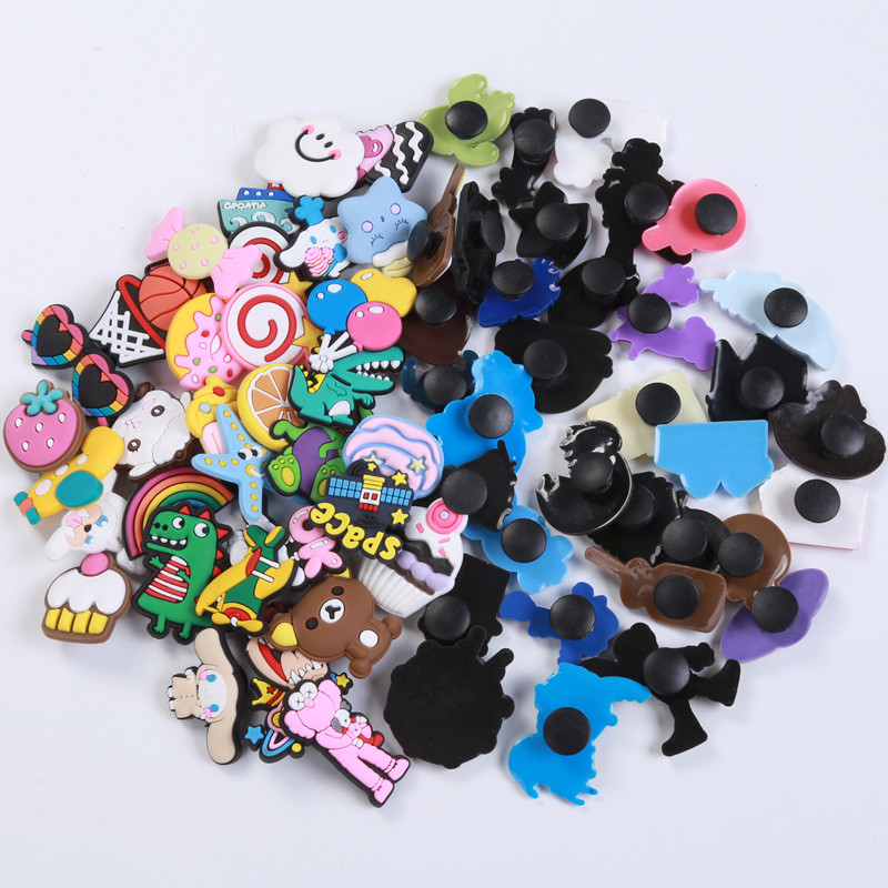 Zapatos de agujero accesorios Zapatos de flores hebilla PVC de goma suave zapatos de dibujos animados lindos accesorios DIY zapatos de jardín zapatos accesorios en stock