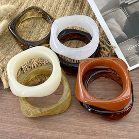 戒指;手镯;耳钉