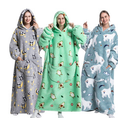 毛布と帽子のシャツは防寒服の毛布を着ることができます。