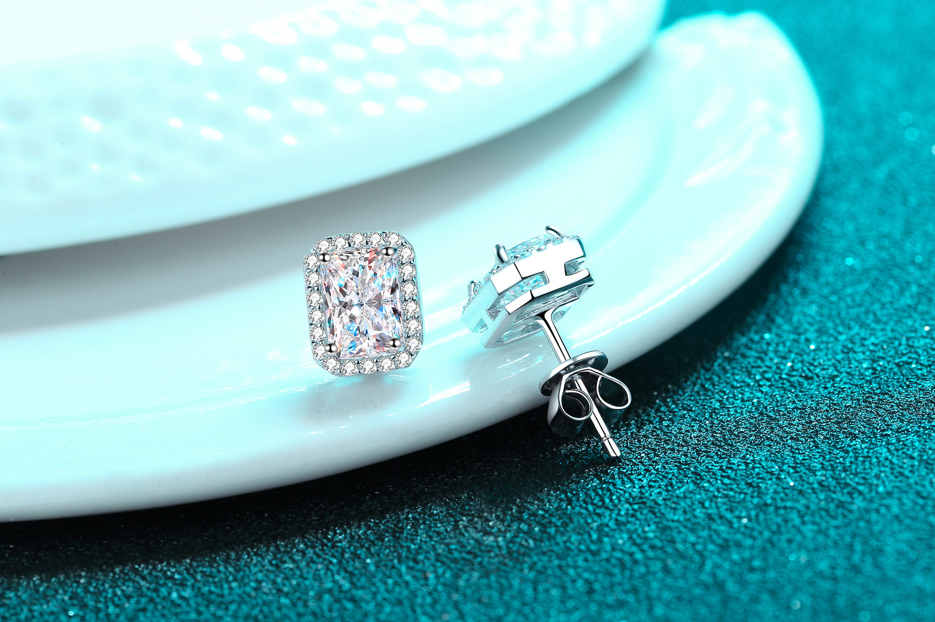 Elegant Shiny Rectangle Sterling Silver Moissanite Zircon Ear Studs In Bulk display picture 3