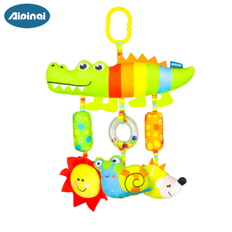 Nuevo aipinqi bebé coche colgando juguetes arco iris de dibujos animados animal Caterpillar carillones bebé edredón cama coche colgando