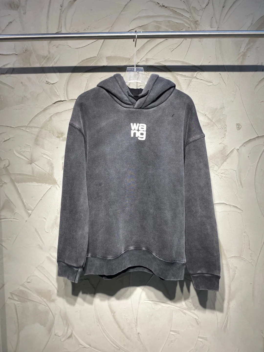 スポットアメリカンスタイル 2025 新しい古い黒とグレーの文字スタイルのレギュラーフード付きラウンドネックスポーツカジュアルスウェットシャツ女性用