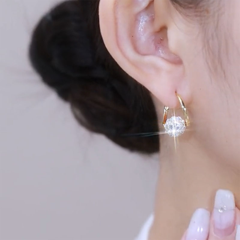 豪華で高級感があり、ファッション的な雰囲気があります。