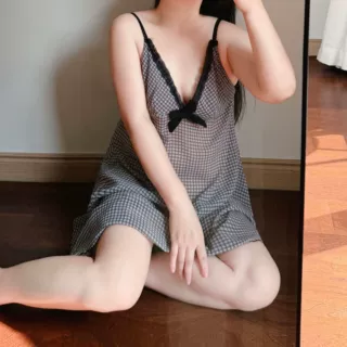 1563大码胖mm2-300斤法式纯欲性感V领花边镂空吊带睡裙新款家居服