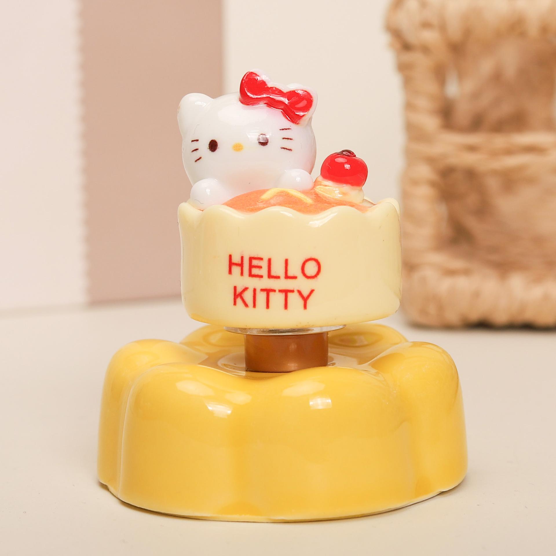 Trendy Food Toy Afternoon Tea Cat Spinner Car Desktop Rotating Ornament Gift for Stalls and Giveaways Wholesale