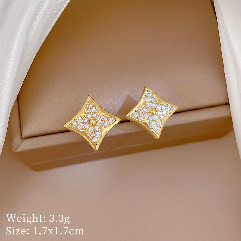 【 Titanium Steel 】 Necklace and earring set, light luxury diamond-shaped four-leaf flower full diamond, personalized and elegant banquet earrings and necklace set pic 6