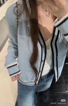 High Version Vi Home 25 Early Autumn New Small Saturn Jacquard Contrast Stripesd V Neck Long-Sleeved Knitted Cardigan Woolen Sweater