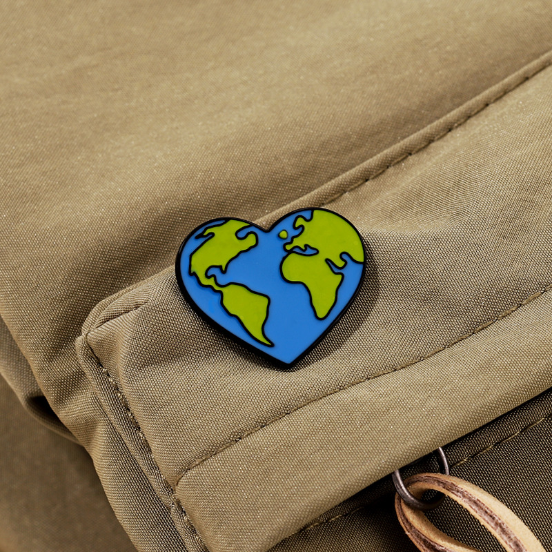 Geometric, Heart Shape Pattern Fashion Pin Geometric Heart Shape Alloy Enamel Unisex Brooches