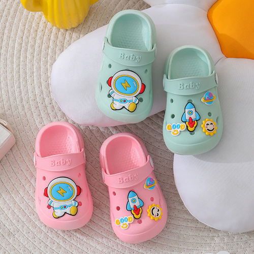 Boys' and Girls' Outdoor Clog Shoes with Closed Toes, Breathable & Non-Slip Summer Sandals—Lightweight, Soft-Soled Beach Flip-Flops