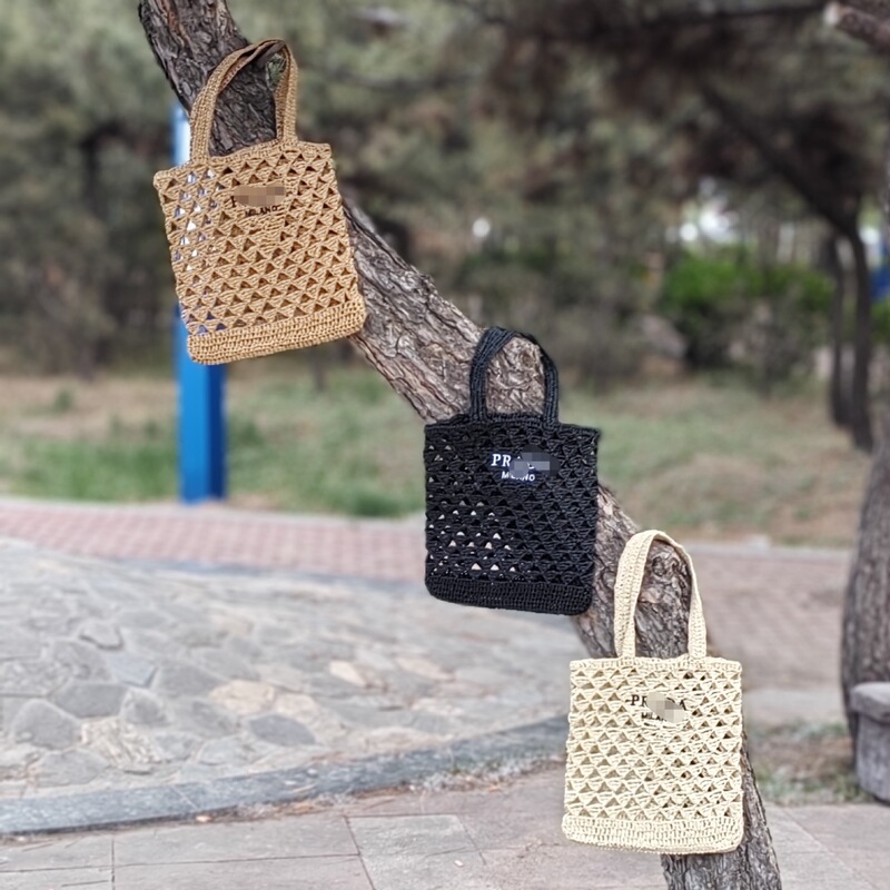 2024 New Summer Straw Bag Large Capacity Internet Celebrated Hollow Bag Handbag Single Room Bag Triangle 2024 New Summer Straw Bag Large Capacity Internet Celebrated Hollow Bag Handbag Single Room Bag Triangle