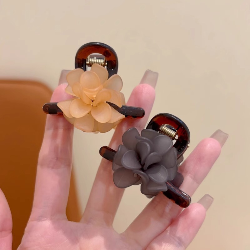 Clips de agarre de flores tridimensionales para niños lindos clips de cabello de mitad de frangeo 2024 nueva tarjeta de cabello de niña pequeña clips lateral