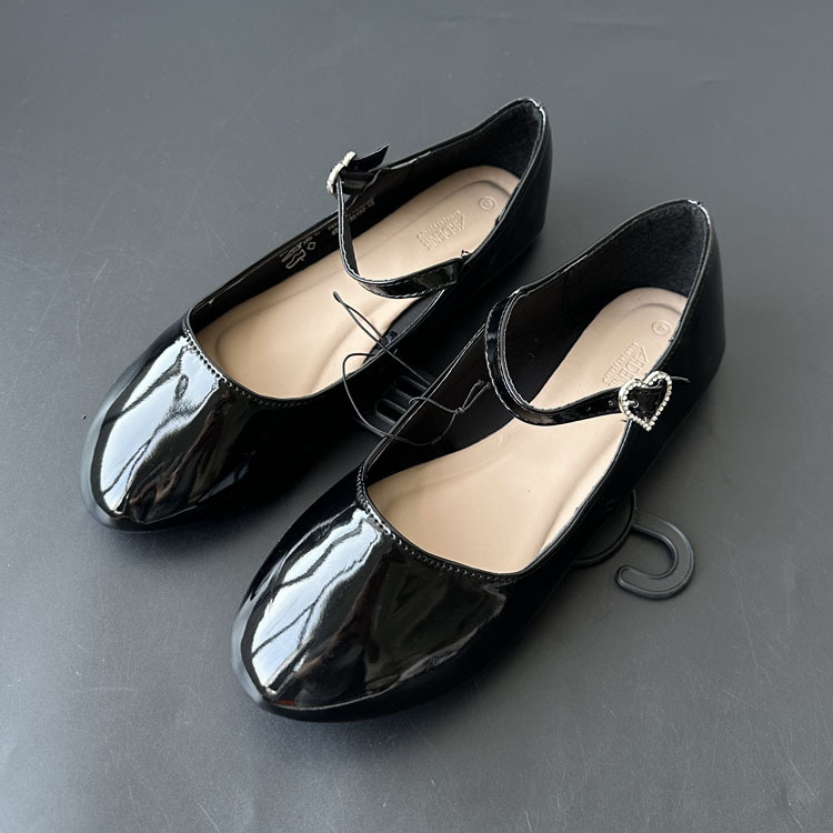 2025 High-End Spring and Autumn Fashionable Versatile Buckle Women's Shoes for Daily Wear Patent Leather Heart Children's Shoes Foreign Trade Wholesale