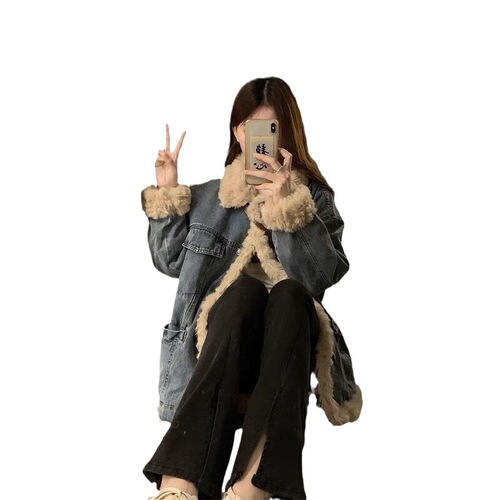 Japanese retro lamb wool denim jacket for women autumn and winter 2025 design lamb wool casual winter cotton clothing