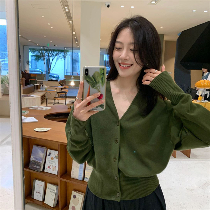 高级感绿色V领针织开衫外套女春装新款宽松外搭毛衣韩系穿搭上衣|undefined