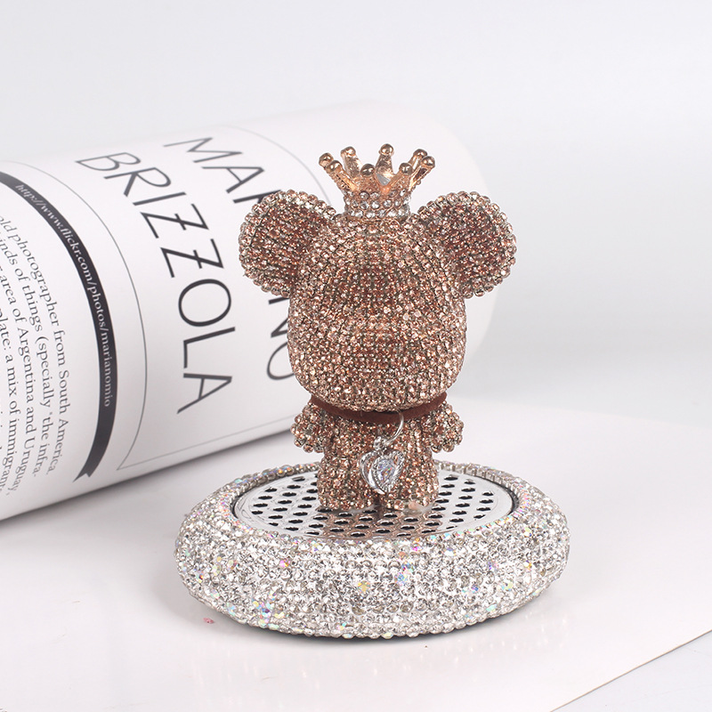Accesorios para automóviles Adornos de aromaterapia Oso violento Muñeca linda Perfume para automóvil Aromaterapia Dibujos animados creativos Decoración de automóvil Mujer