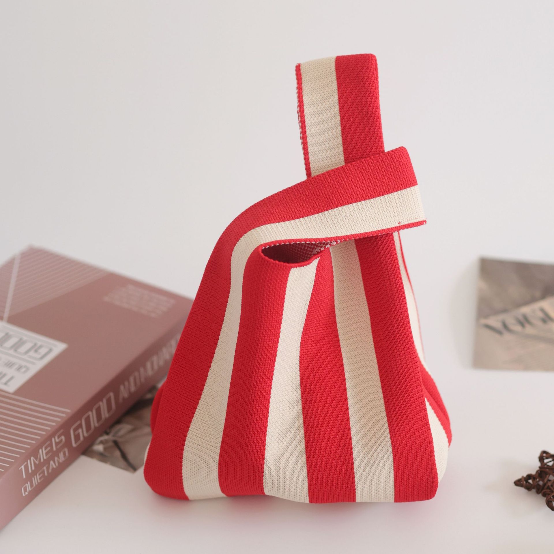 Rayas verticales-rojo beige