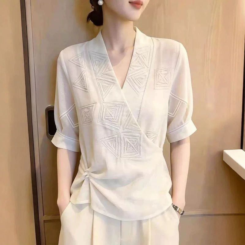 White short-sleeved shirt for women, 2026 summer new style, light luxury, high-end feel, wrap-style, waist-cinching, slimming, age-reducing top