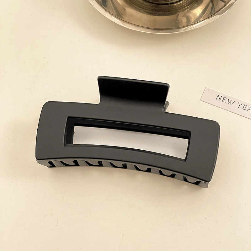 Pinza de pelo esmerilado negro horquilla femenina celebridad de Internet 2023 nueva Cabeza trasera clip de tiburón pelo Chuck clip de pelo tocado