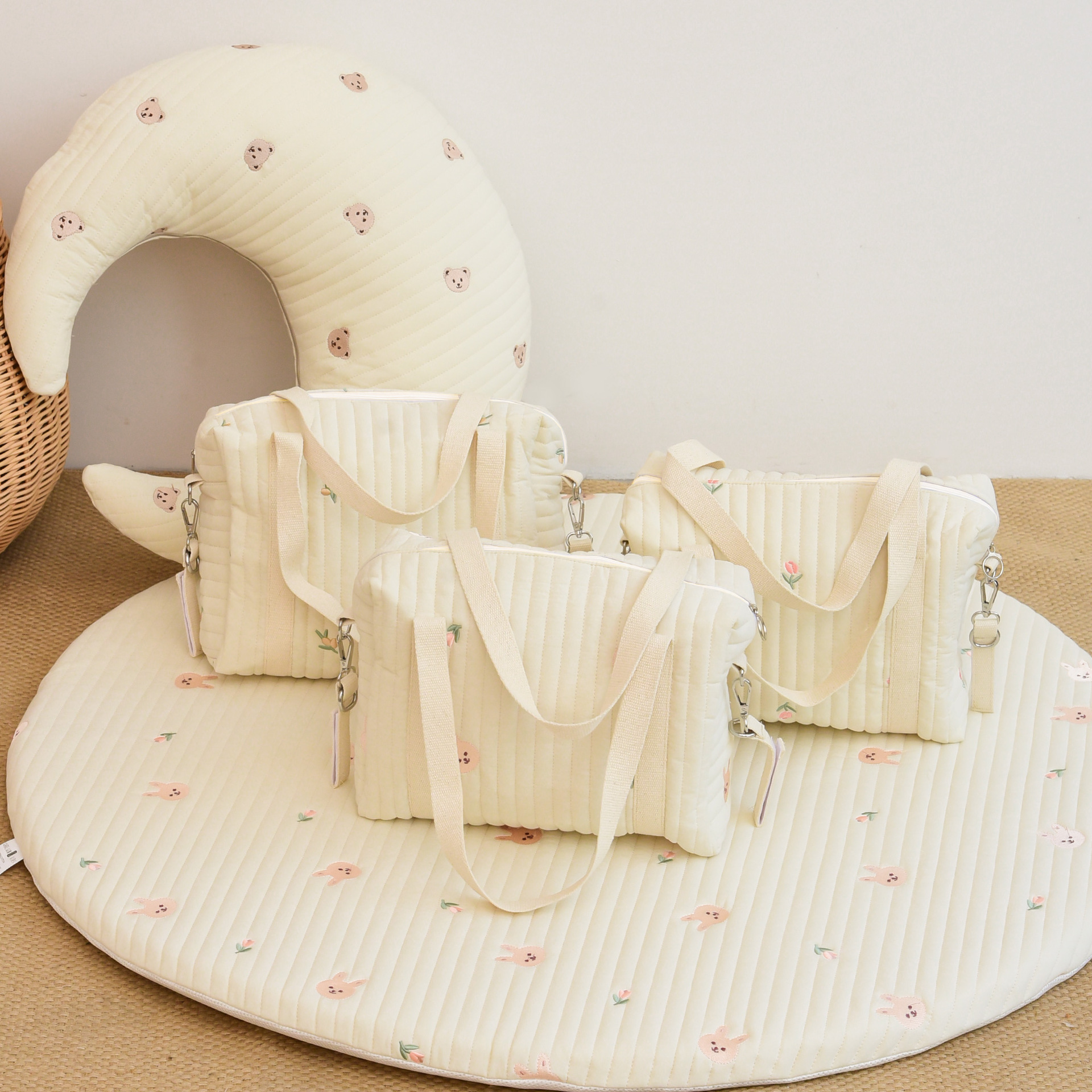 Korean Instagram New Zipper Embroidered Quilted Mama Bag for Infant Stroller Hang Diaper Bag