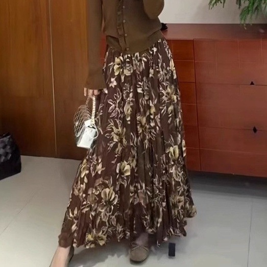 咖啡色花朵半身裙2025秋冬新款女显白碎花长裙五节拼接压褶大摆裙|undefined
